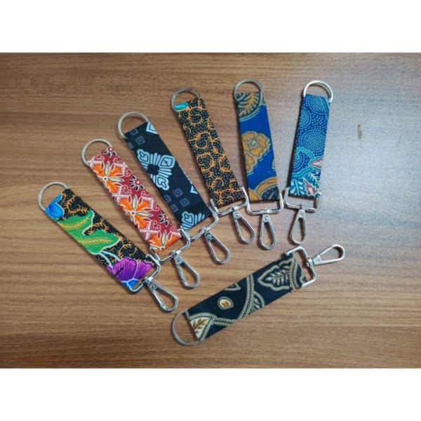 蜡染钥匙扣，手工制作，适合作为公司伴手礼